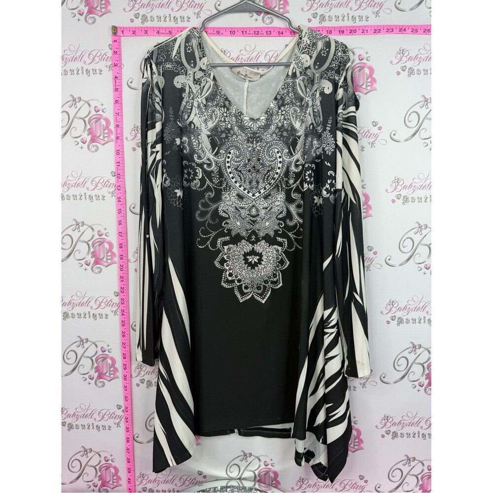 Cover charge dress or long top Black & White Embellished V-Neck Mini Dress